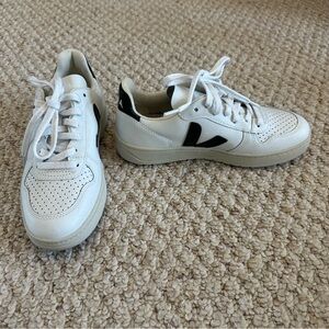 Veja V-10 Sneakers